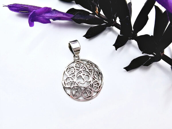 Round Detailed OM Pendant (925 Silver)