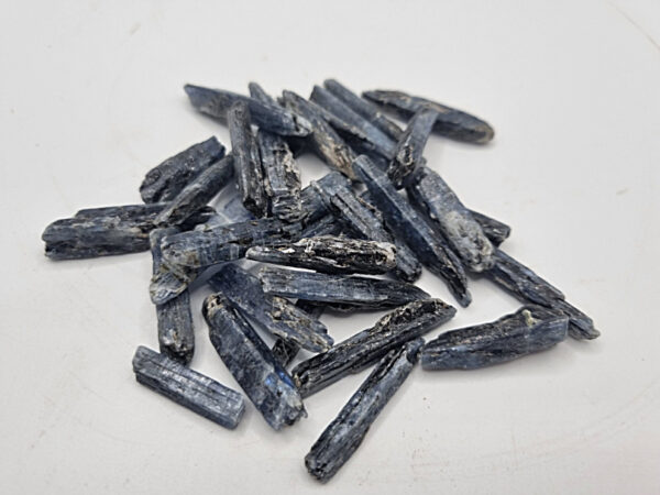 Dark Blue Kyanite Blade (3-4cm)