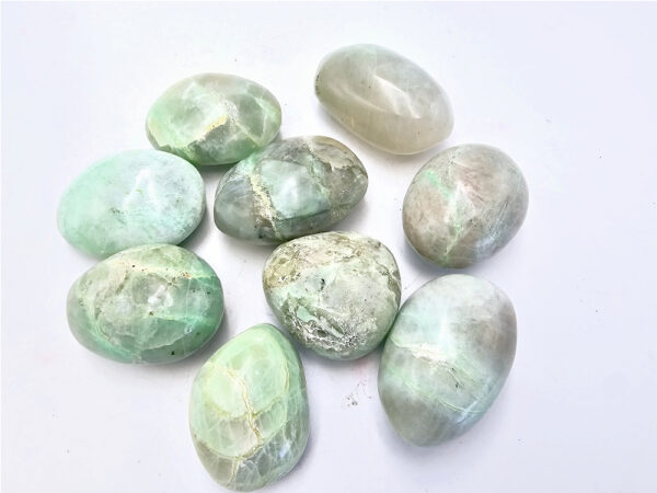 Garnierite Green Moonstone Palm Stone (3-4cm)