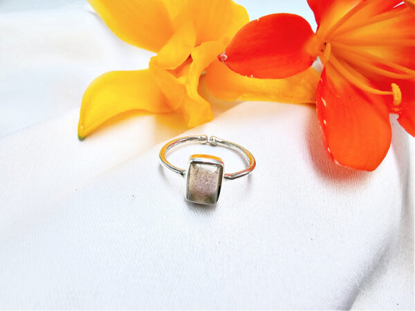 Labradorite Square Ring (925 Silver) - Image 2