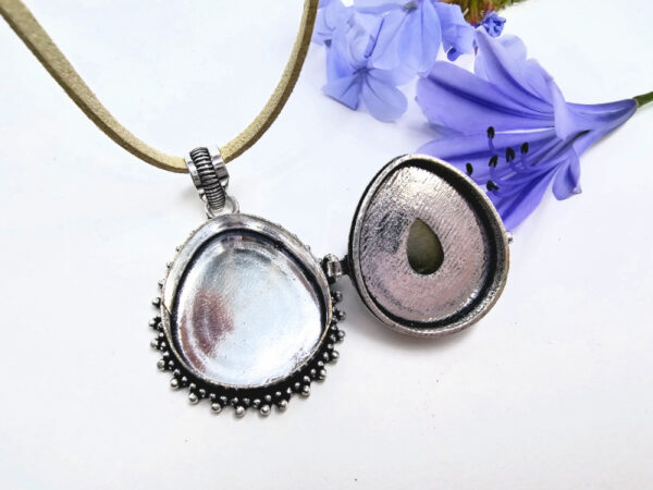 Labradorite Tear Locket (Opens) - Image 3