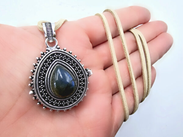 Labradorite Tear Locket (Opens) - Image 2