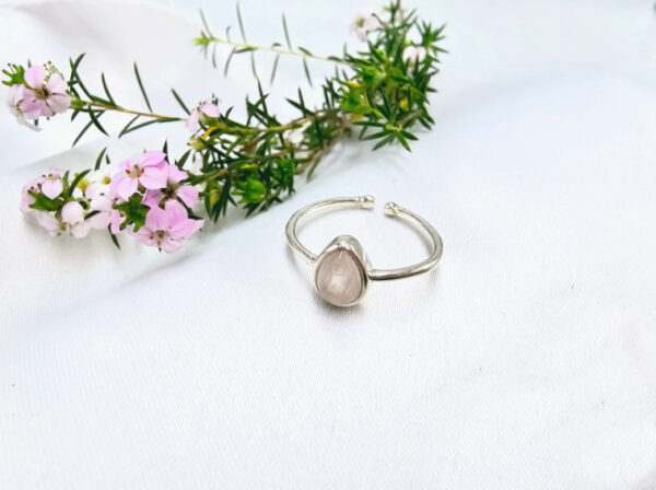 Rose Quartz Tear Ring (925 Silver)