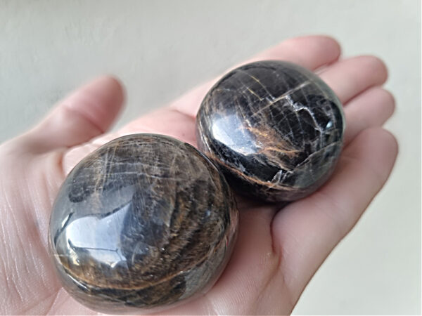 Black Moonstone Gallet Stones (4-5cm)