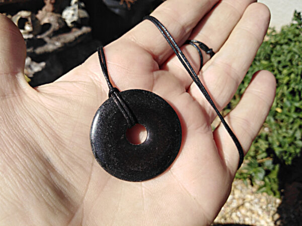 Black Onyx Pi Stone 35mm - Image 2