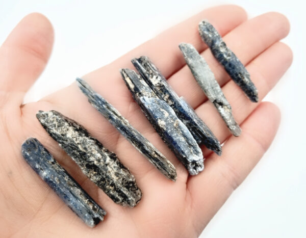 Dark Blue Kyanite Blade (7-9cm)