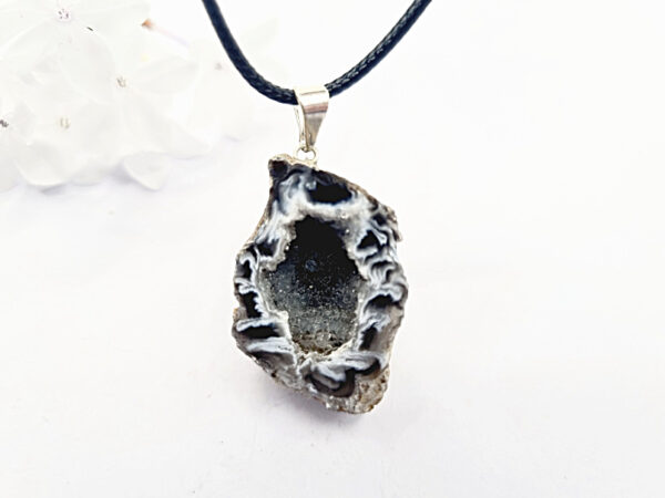 Agate Geode Necklace (Stability, Balance & Luck)