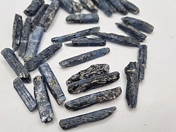 Dark Blue Kyanite Blade (3-4cm) - Image 2