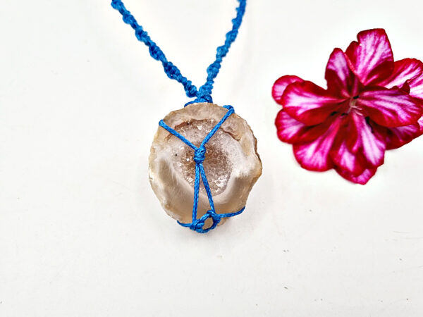 Agate Geode Macrame Necklace - Image 2