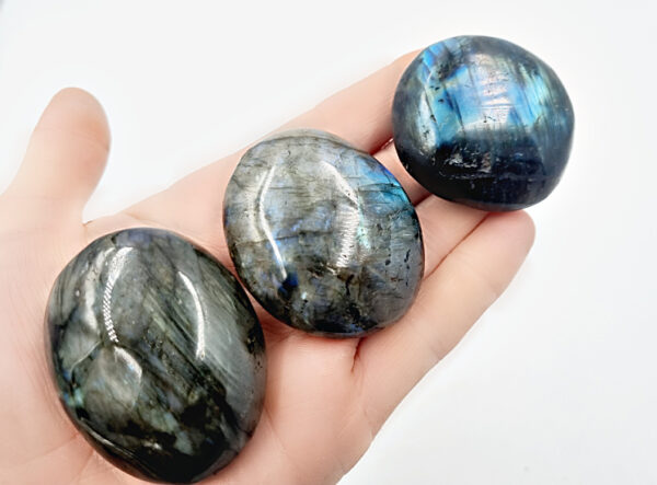 Labradorite Palm Stones Flashes (4-6cm)