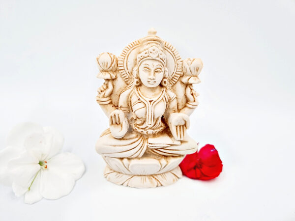 Lakshmi Statue (10cm)