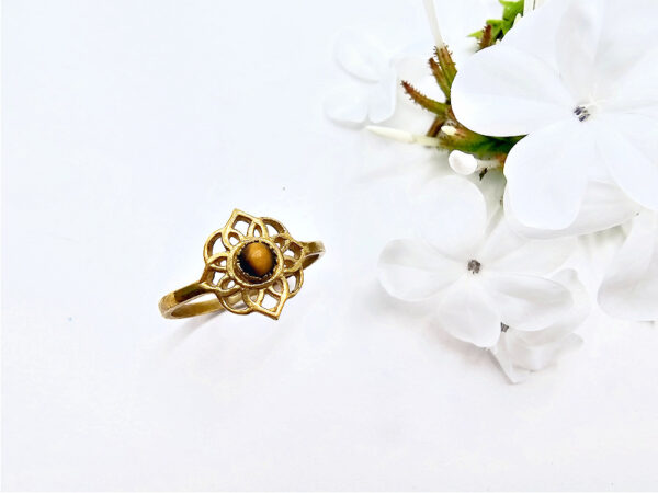 *Flower Tigers Eye Ring