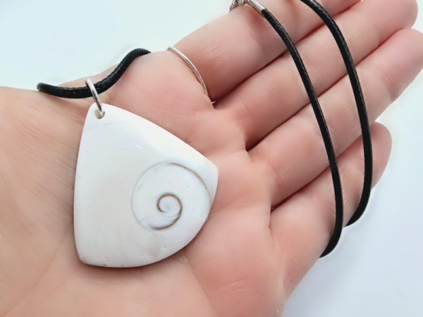 Shiva Shell Necklace - Image 2