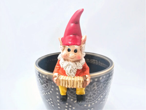 Gnome Playing Accordion Pot Hanger (9cm) - Image 2