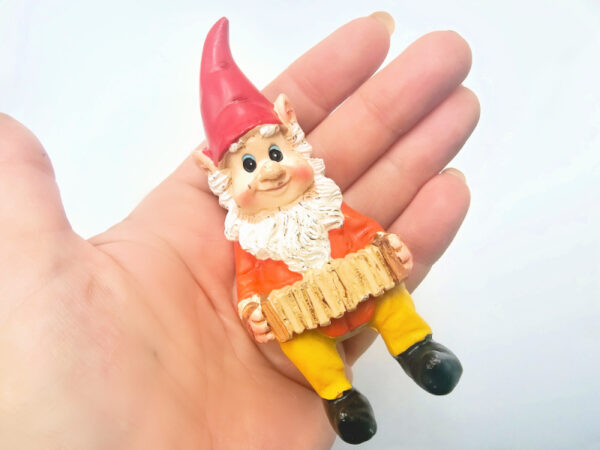 Gnome Playing Accordion Pot Hanger (9cm)