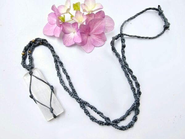 Selenite Macrame Necklace Grey - Image 2