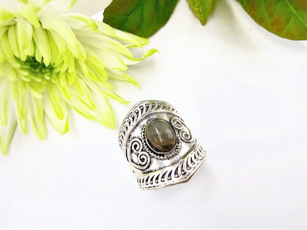 Gypsy Ring Labradorite