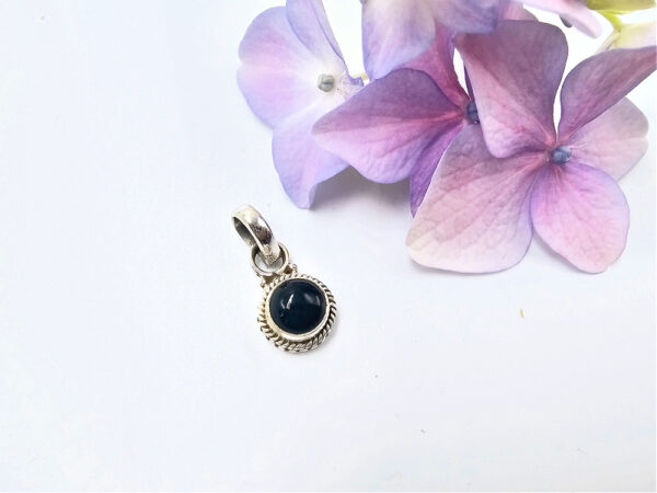 Mini Dot Black Onyx 925 Silver Pendant