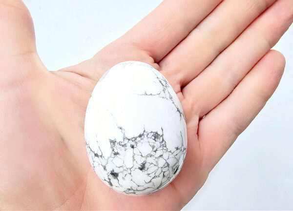 White Howlite Egg (115-120g)