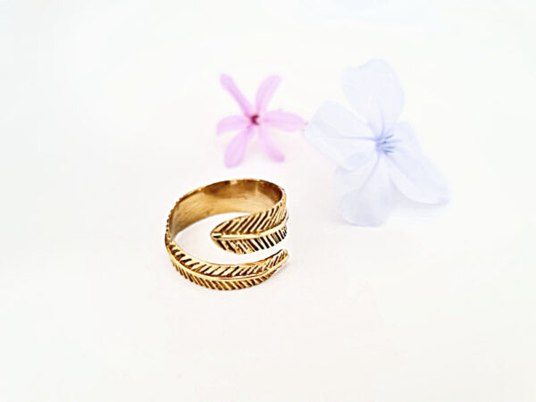 Feather Ring Wrap Brass (Adjustable)