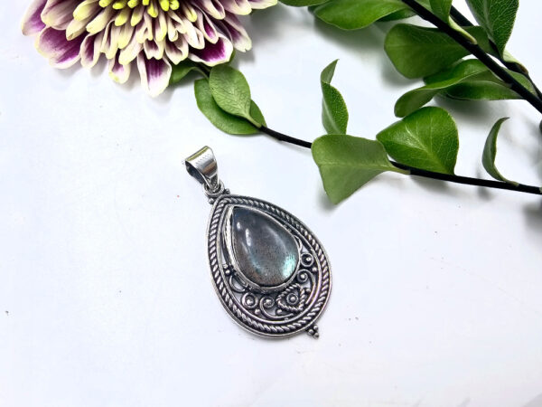 Labradorite Tear Pendant (925 Silver)