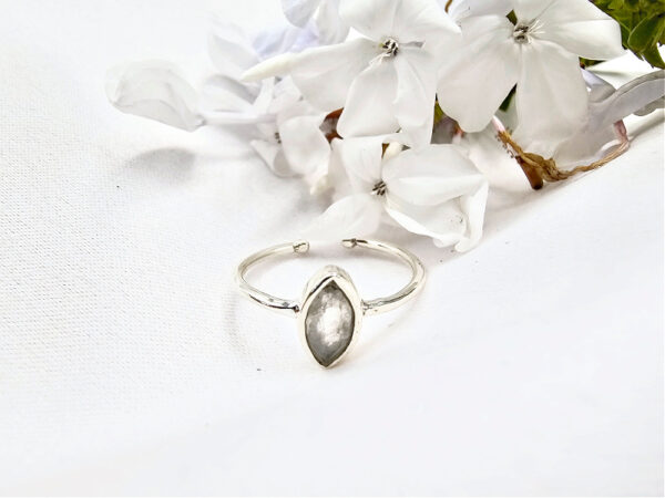 Rainbow Moonstone Ring Diamond Shape (925 Silver) - Image 2