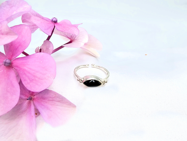 Black Onyx Diamond With Side Circles Ring (925 Silver)