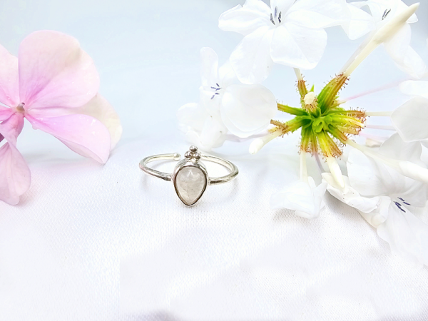 Rainbow Moonstone Tear Ring With Circles (925 Silver)