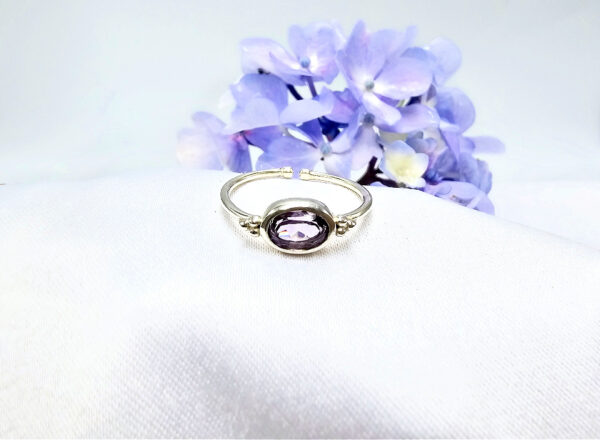 Amethyst Oval Faceted Ring With Circles (925 Silver)