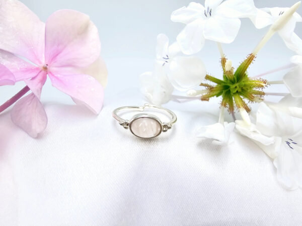 Rose Quartz Oval Ring With Circles (925 Silver)