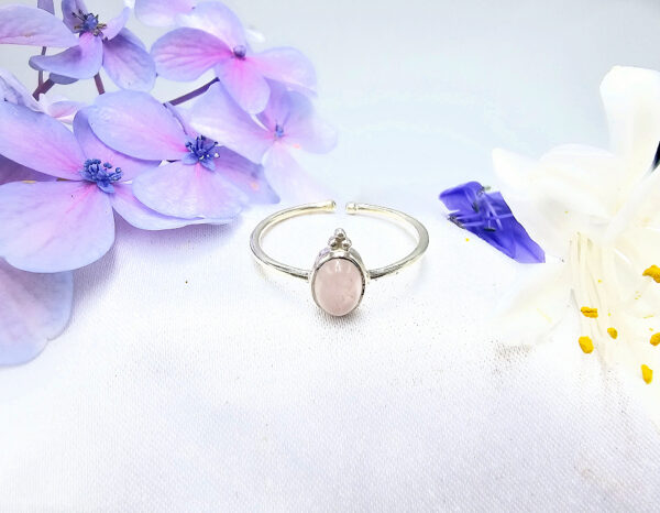 Rose Quartz Oval With Top Dots (925 Silver)