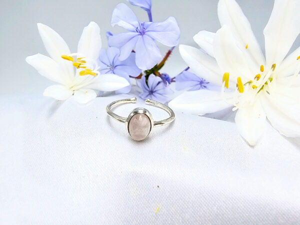 Rose Quartz Oval Ring (925 Silver)